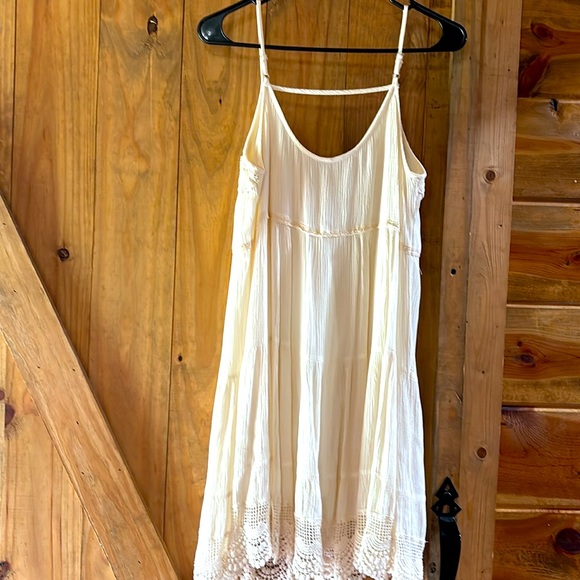 Size M cream dress - Picture 2 of 7